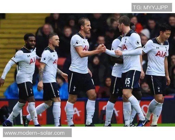 圣保罗对阵克鲁赛罗的精彩对决分析与赛季前景展望 圣保罗对阵克鲁赛罗的精彩对决分析与赛季前景展望