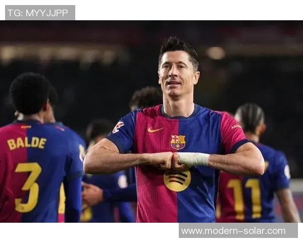 莱万重返德甲对决旧主拜仁球迷愤怒嘘声不断直指忘恩负义 莱万重返德甲对决旧主拜仁球迷愤怒嘘声不断直指忘恩负义