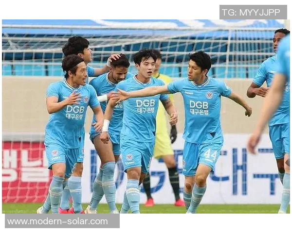 济州联主场迎战水原三里期待强强对决展现精彩足球盛宴 济州联主场迎战水原三里期待强强对决展现精彩足球盛宴