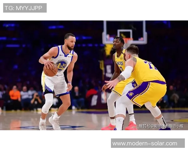 勇士与湖人激战四月五日经典对决再现篮球魅力与激情 勇士与湖人激战四月五日经典对决再现篮球魅力与激情